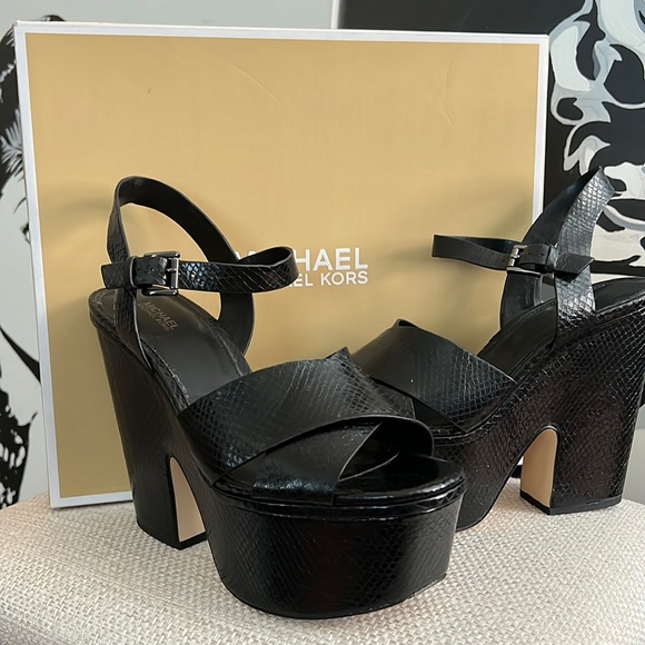 Michael Kors Black SnakePrint Platforms - Picture 1 of 6